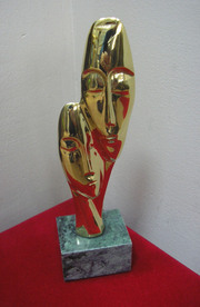 Лица - скулптура на Богдан Бондиков