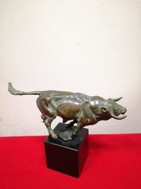 Bull - sculpture Petar Iliev
