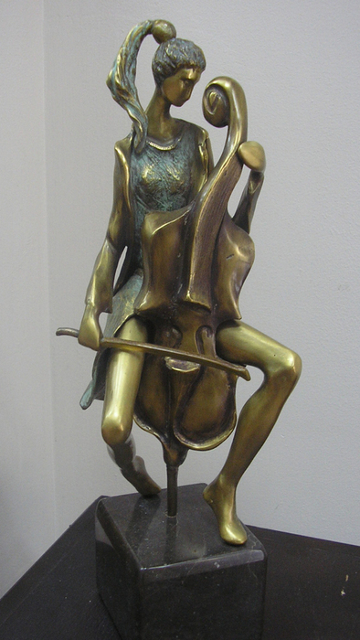 Cellist - sculpture by Lyuben Bonev