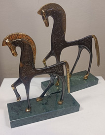 Roman horse - sculptures by Bogdan Bondikov, large and smaller. The price is for the larger one.