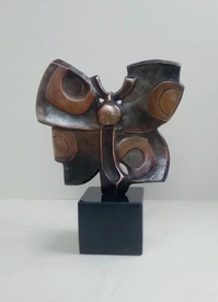 Пеперуда - скулптура на Петър Илиев