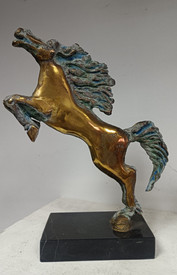 Кон - скок, скулптура на Андрей Москов