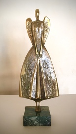 Ангел Хранител II - скулптура на Милко Добрев
