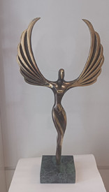 Нике I - скулптура на Богдан Бондиков