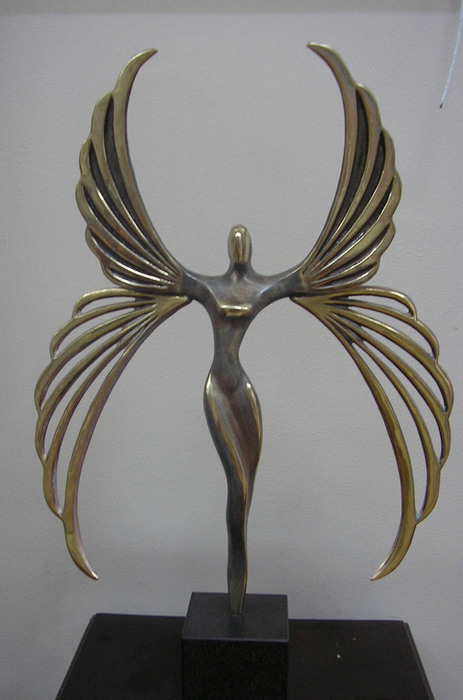 Богинята Нике - скулптура на Богдан Бондиков