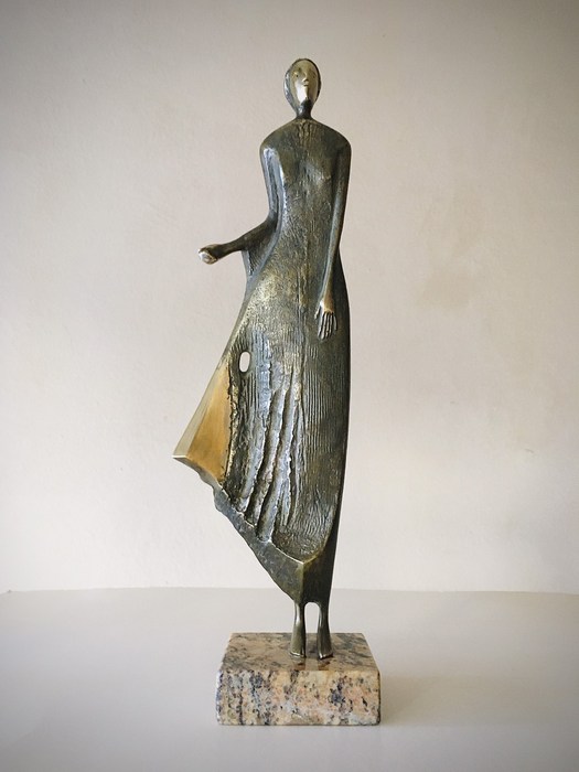Мечтание - скулптура на Милко Добрев