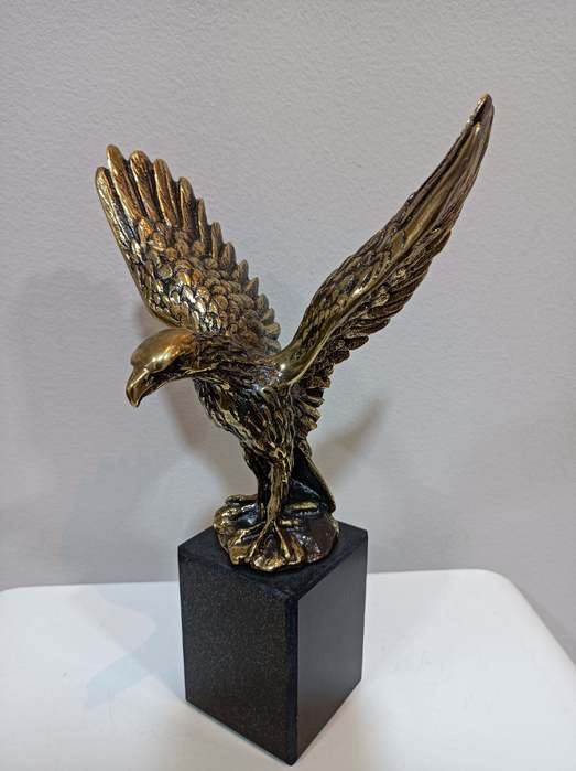 Орел I - скулптура на Богдан Бондиков